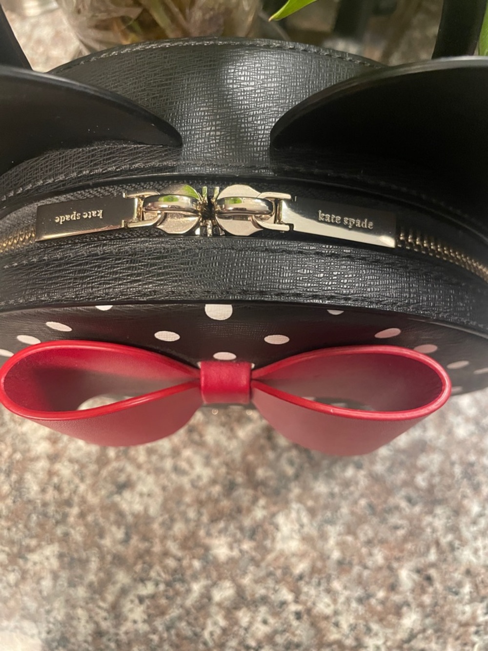 kate spade ♠️ Minnie Mouse Crossbody with Red Bow and card holder set - Picture 3 of 11